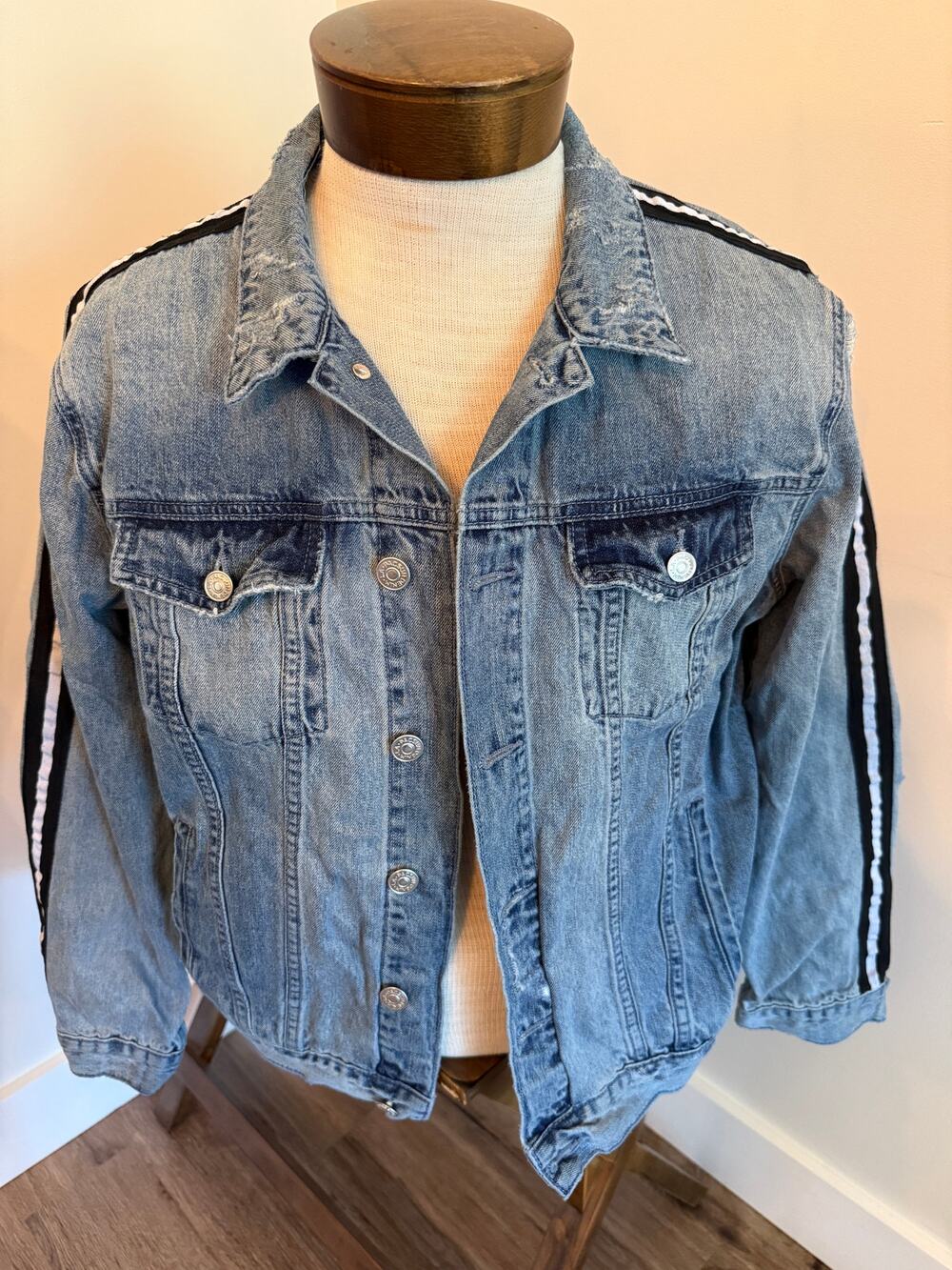 PacSun Men’s Denim Jacket Sleeve Stripe Size Large